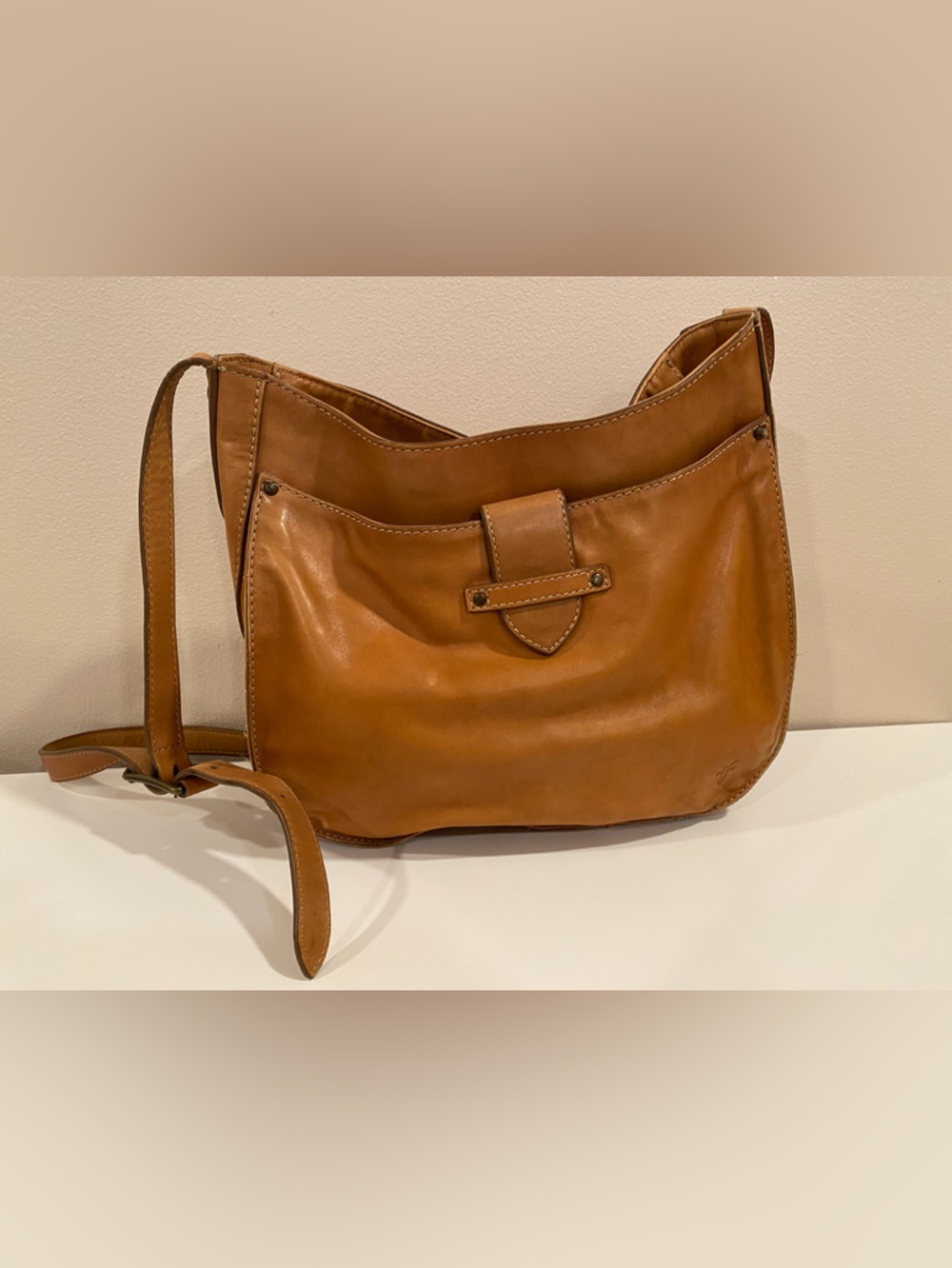 Frye Saddle Leather Shoulder Bag in Cognac